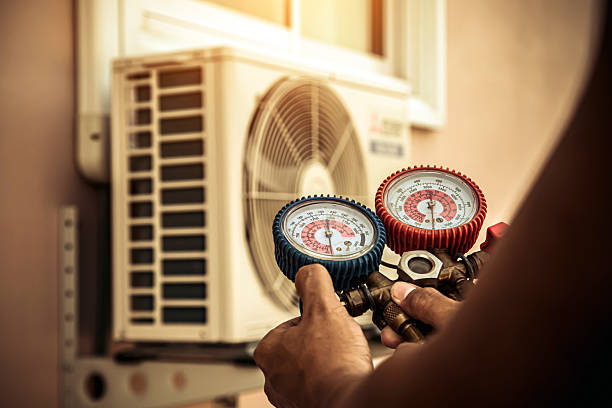 Professional Hvac Maintenance technician working in Edgemoor, SC